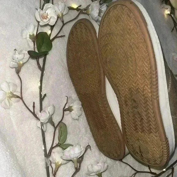 Gently used boys best shoes, size 3 - Picture 7 of 10